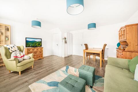 3 bedroom semi-detached house for sale, Foxglove Avenue, Essex CM1