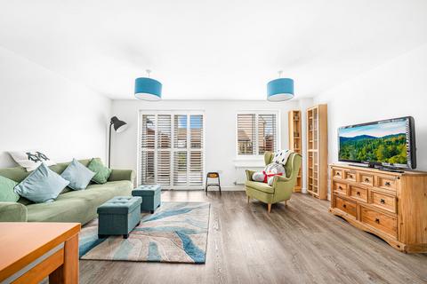 3 bedroom semi-detached house for sale, Foxglove Avenue, Essex CM1