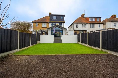4 bedroom semi-detached house for sale, BRIDGWATER DRIVE, Westcliff-On-Sea
