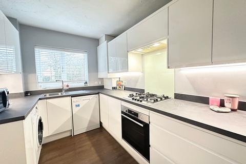 2 bedroom semi-detached house for sale, Bramble Tye, Basildon SS15