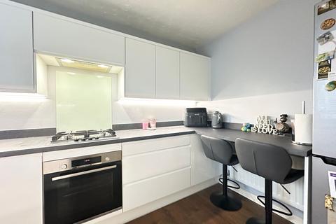 2 bedroom semi-detached house for sale, Bramble Tye, Basildon SS15