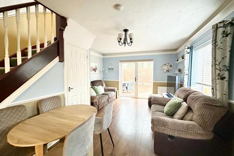 2 bedroom semi-detached house for sale, Bramble Tye, Basildon SS15