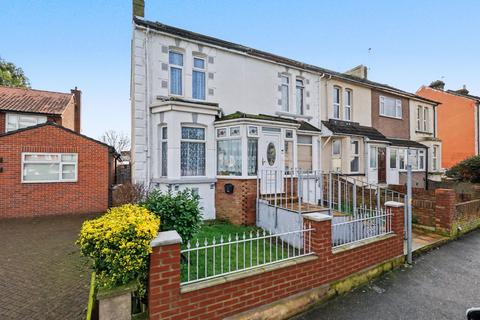 5 bedroom end of terrace house for sale, Gillingham Road, Gillingham ME7