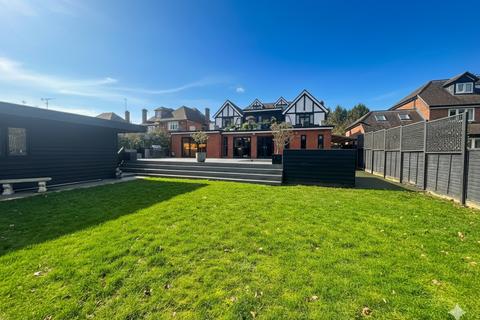 undefined, Old Bedford Road, Luton, Bedfordshire, LU2 7EH