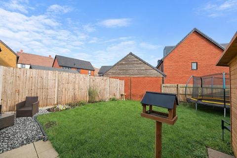 undefined, Saddleback Close, Bridgefield