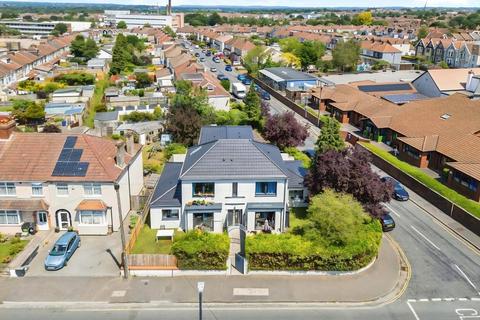 undefined, Lodge Causeway, Fishponds, Bristol