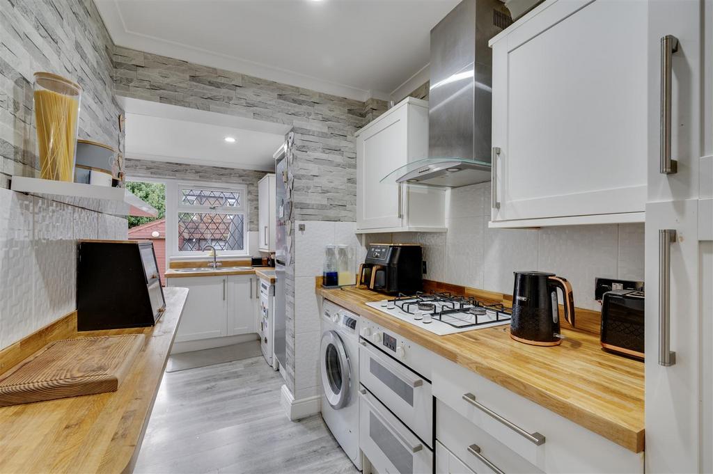 Daniels Kingthorpe Terrace, London  NW10 009.jpg