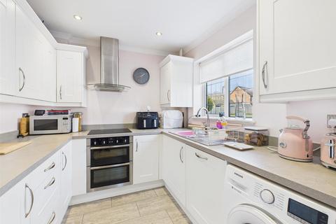3 bedroom end of terrace house for sale, Todd Close, Aylesbury HP21