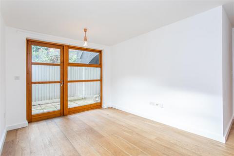 2 bedroom flat for sale, Denmark Place, Bow, E3