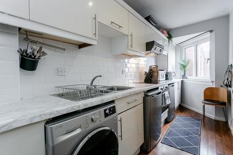 1 bedroom flat for sale, Lanark Road, Juniper Green, EH14