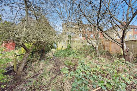 2 bedroom flat for sale, Ponsford Road, Knowle, Bristol, BS4 2UT