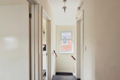 2 bedroom flat for sale, Ponsford Road, Knowle, Bristol, BS4 2UT