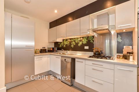 The Belvederes, Reigate RH2