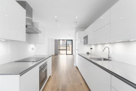 3 bedroom apartment to rent, Giles House, Forrester Way, Stratford