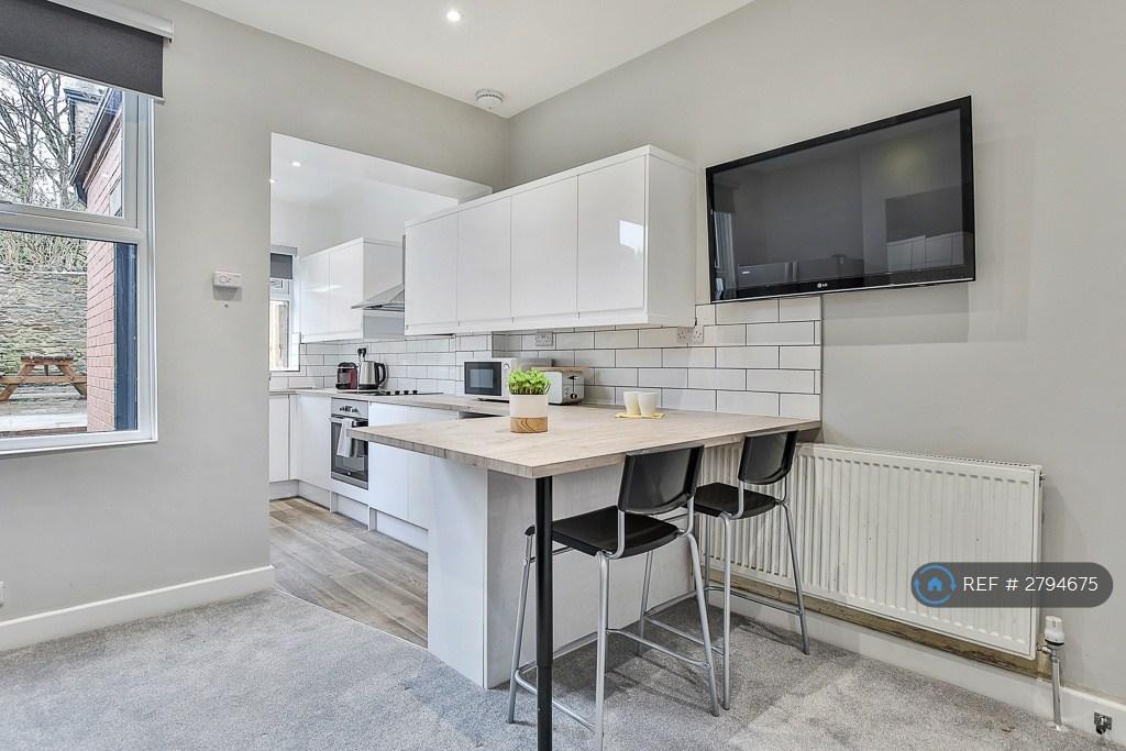 Kitchen Breakfast Bar