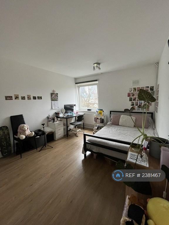 Bedroom V4