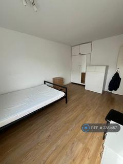 1 bedroom in a flat share to rent, Canton Street, London, E14