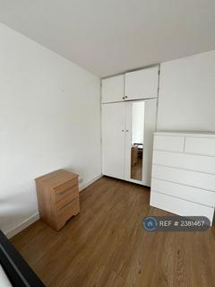 1 bedroom in a flat share to rent, Canton Street, London, E14