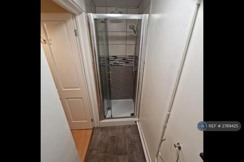 3 bedroom terraced house to rent, Warneford Close, Swindon, SN5