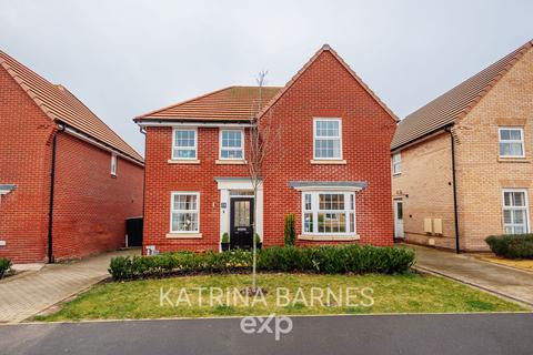 4 bedroom detached house for sale, Birkdale Rise, Hatfield Peverel CM3