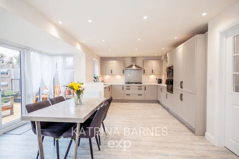 4 bedroom detached house for sale, Birkdale Rise, Hatfield Peverel CM3