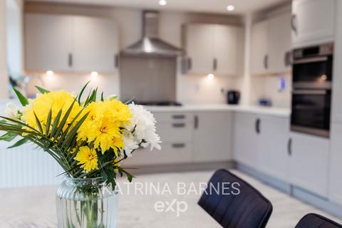 4 bedroom detached house for sale, Birkdale Rise, Hatfield Peverel CM3