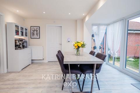 4 bedroom detached house for sale, Birkdale Rise, Hatfield Peverel CM3