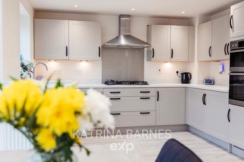 4 bedroom detached house for sale, Birkdale Rise, Hatfield Peverel CM3