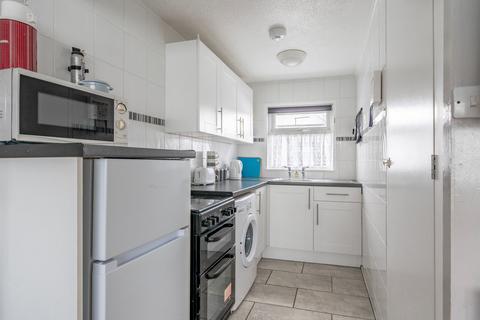 2 bedroom chalet for sale, Newport Road, Hemsby