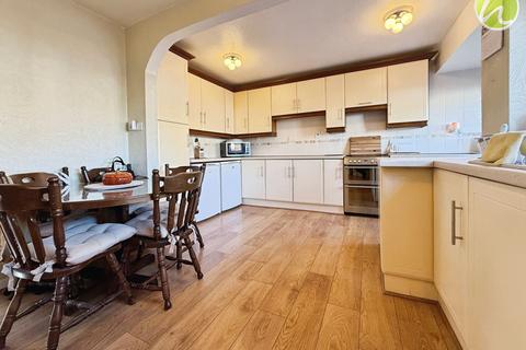 3 bedroom terraced house for sale, Copland Road, Stanford-Le-Hope, SS17