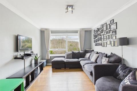 undefined, Austin Close, Coulsdon CR5