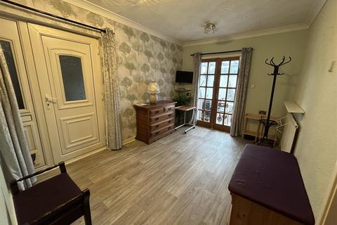 3 bedroom semi-detached bungalow for sale, Oaklands, Gilberdyke, Brough