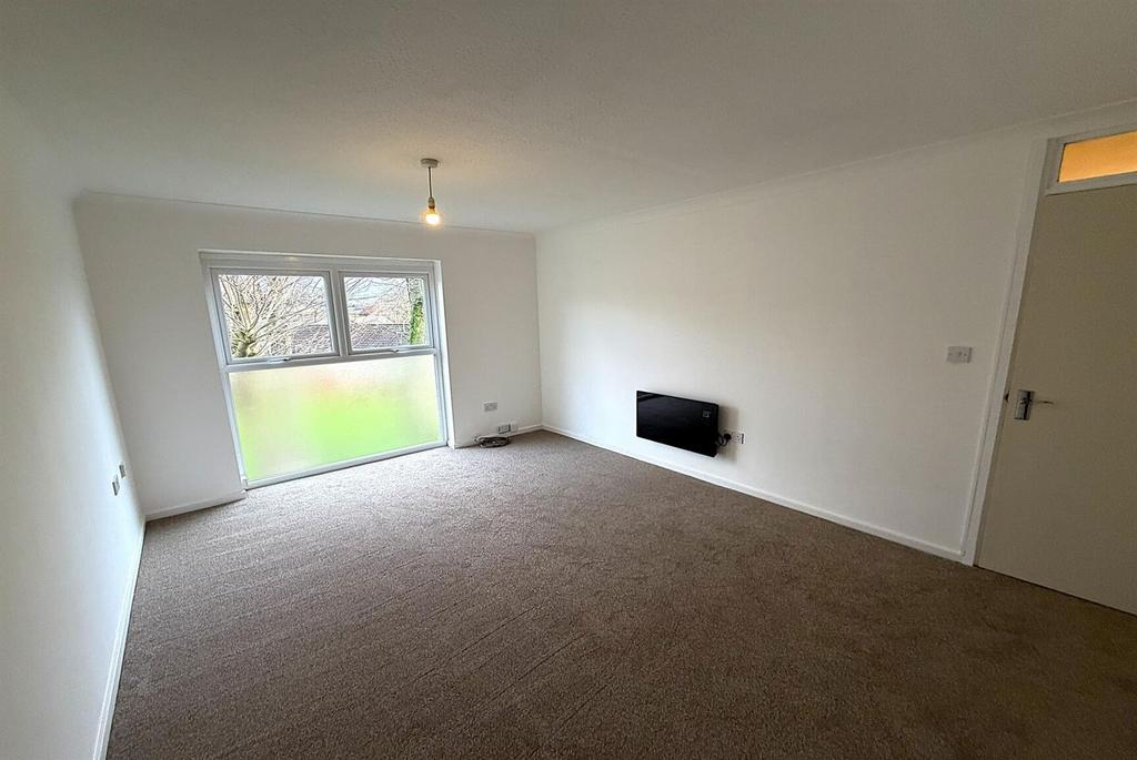 Living room 2nd.jpg