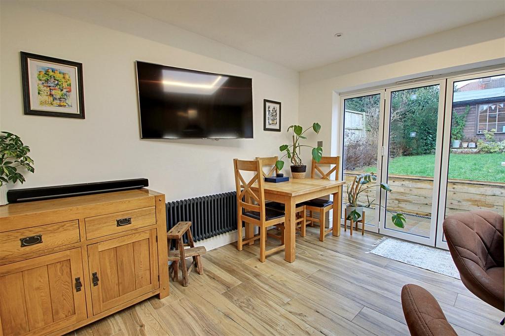 Dining Area.jpg