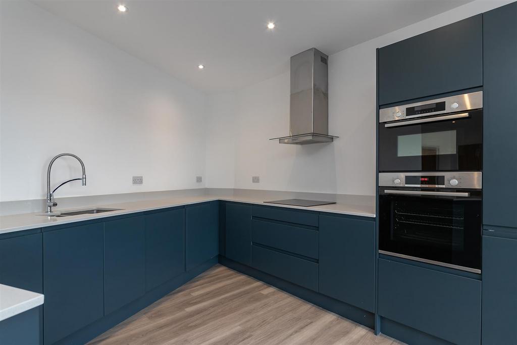 Flat10 114 Ashley Road-11.jpg