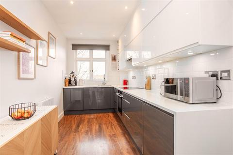 2 bedroom flat for sale, Park East Building, Bow Quarter, Bow, E3