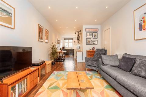 2 bedroom flat for sale, Park East Building, Bow Quarter, Bow, E3
