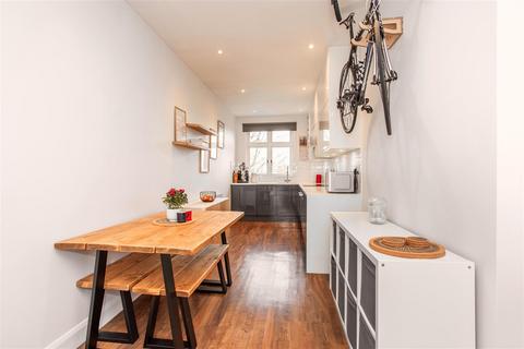2 bedroom flat for sale, Park East Building, Bow Quarter, Bow, E3