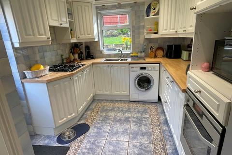 3 bedroom semi-detached house for sale, Fairview Close, Hythe