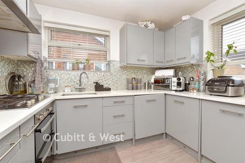 3 bedroom maisonette for sale, Lavender Road, Epsom, Surrey