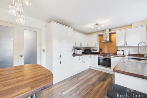 3 bedroom semi-detached house for sale, Acasta Way, East Riding of Yorkshire HU9