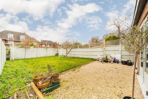 3 bedroom flat for sale, Ellison Road, London SW13