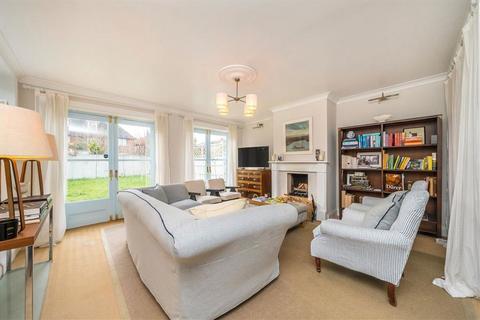 3 bedroom flat for sale, Ellison Road, London SW13
