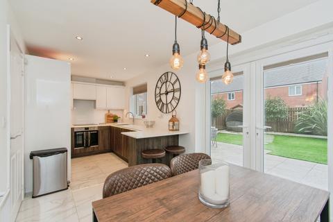 3 bedroom detached house for sale, Frobisher Avenue, Castleford, WF10