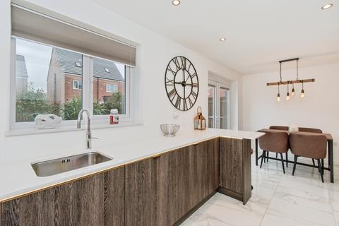 3 bedroom detached house for sale, Frobisher Avenue, Castleford, WF10