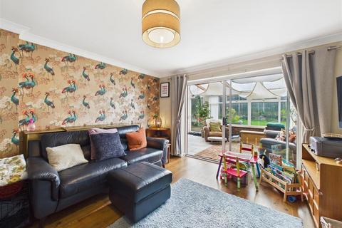 4 bedroom semi-detached house for sale, Burns Drive, Dronfield