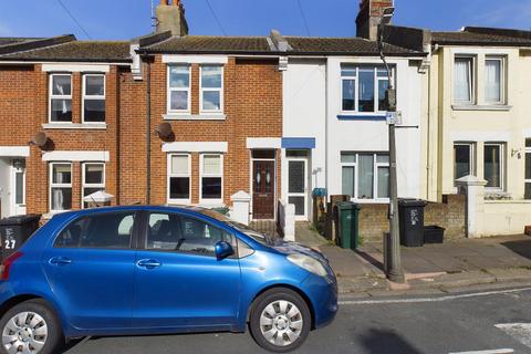 3 bedroom terraced house to rent, Redvers Road, Brighton