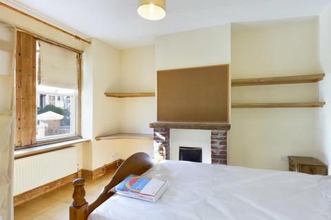 3 bedroom terraced house to rent, Redvers Road, Brighton