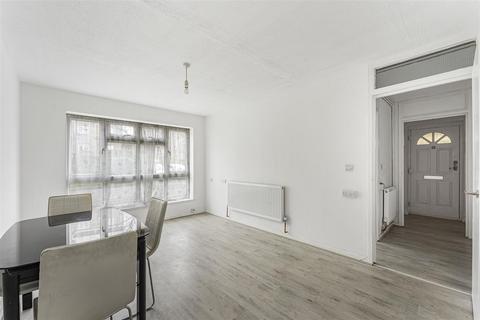 1 bedroom ground floor flat for sale, Wyemead Crescent, Chingford