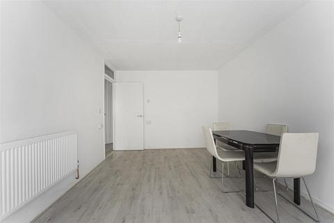 1 bedroom ground floor flat for sale, Wyemead Crescent, Chingford
